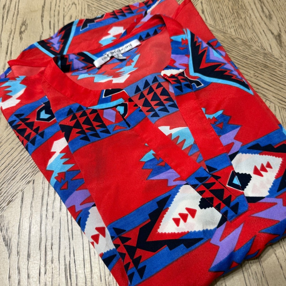 Collective Concepts Women's Small Red Aztec Tribal Print V Neck Tunic Top